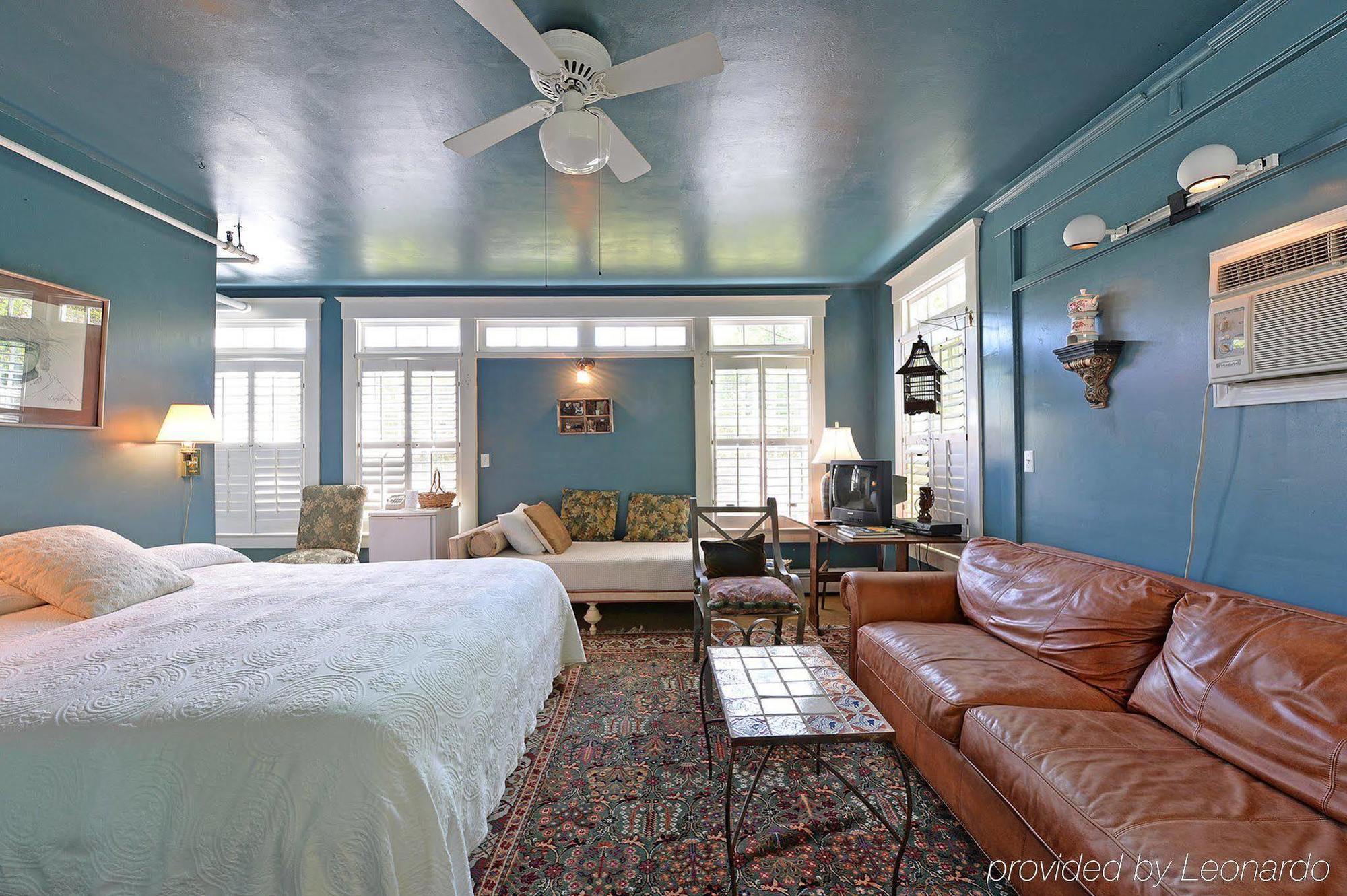 The Village Latch Inn เซาแทมป์ตัน ภายนอก รูปภาพ